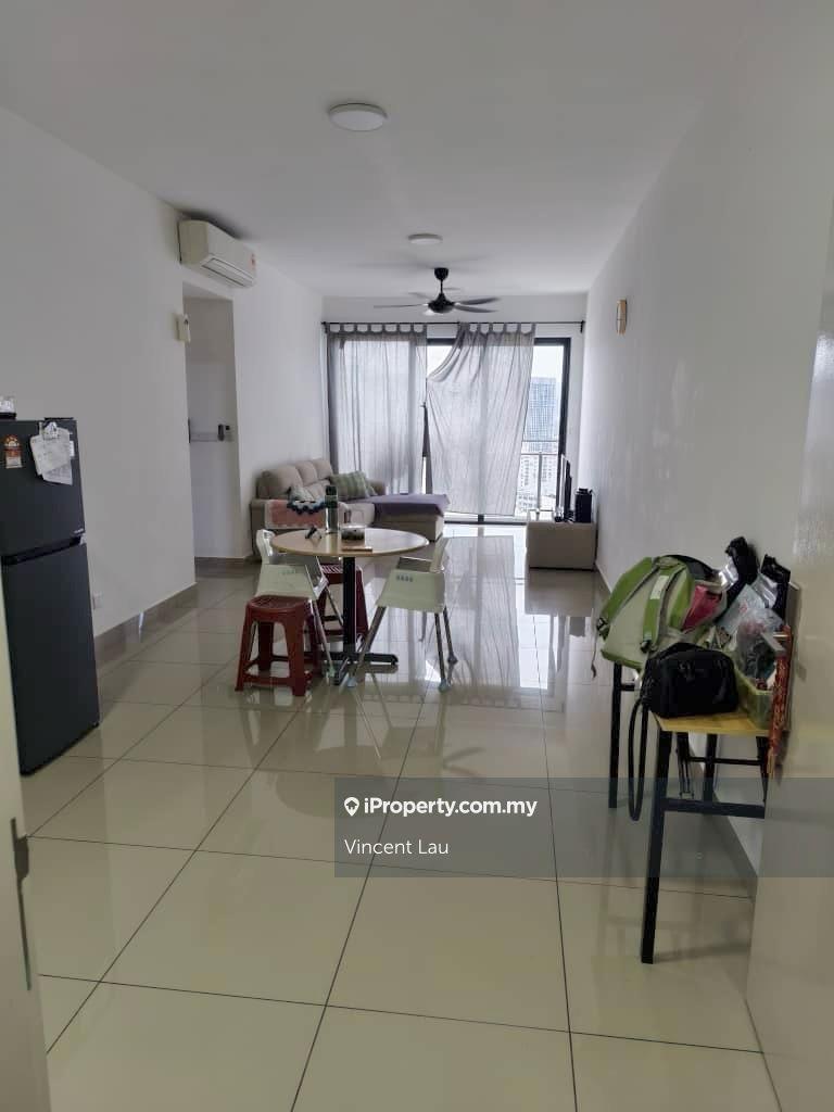 Well Maintain Renovated P/Furnished Mid Floor Nice View Ready Return