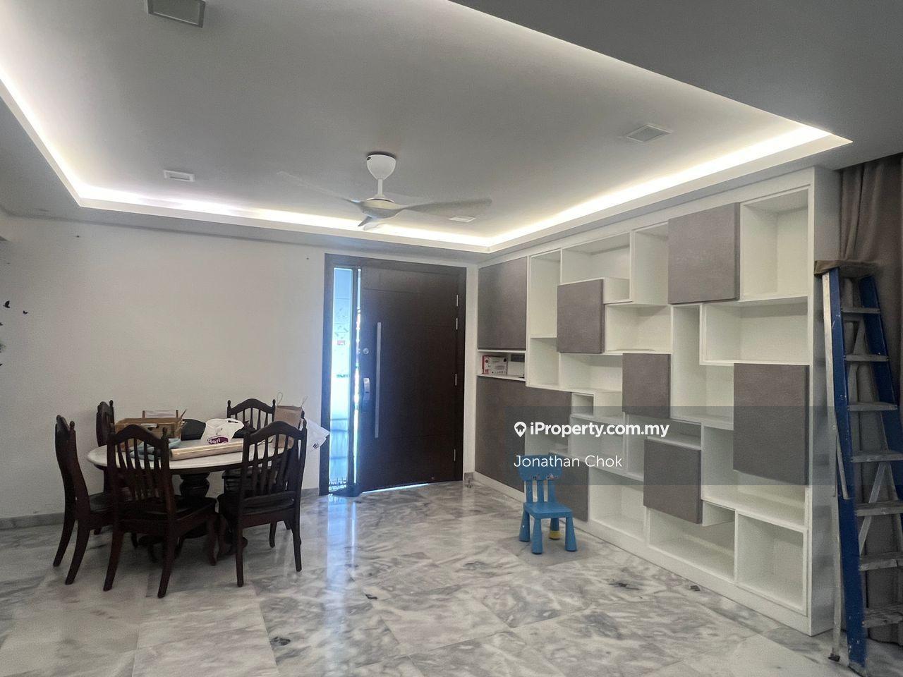 2.5 Storey Corner house For Sale
