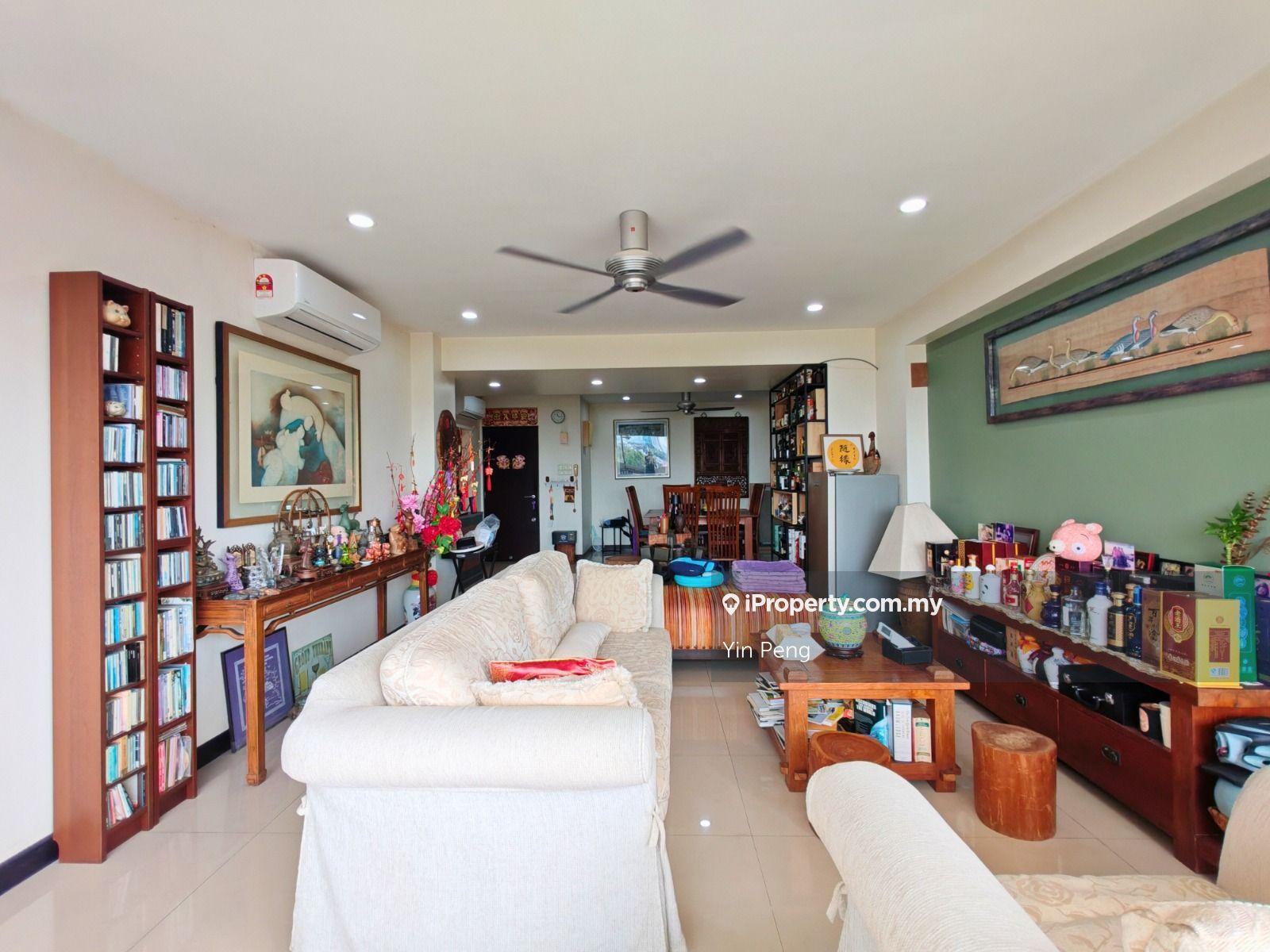 Beautifully renovated apartment with a a stunning view