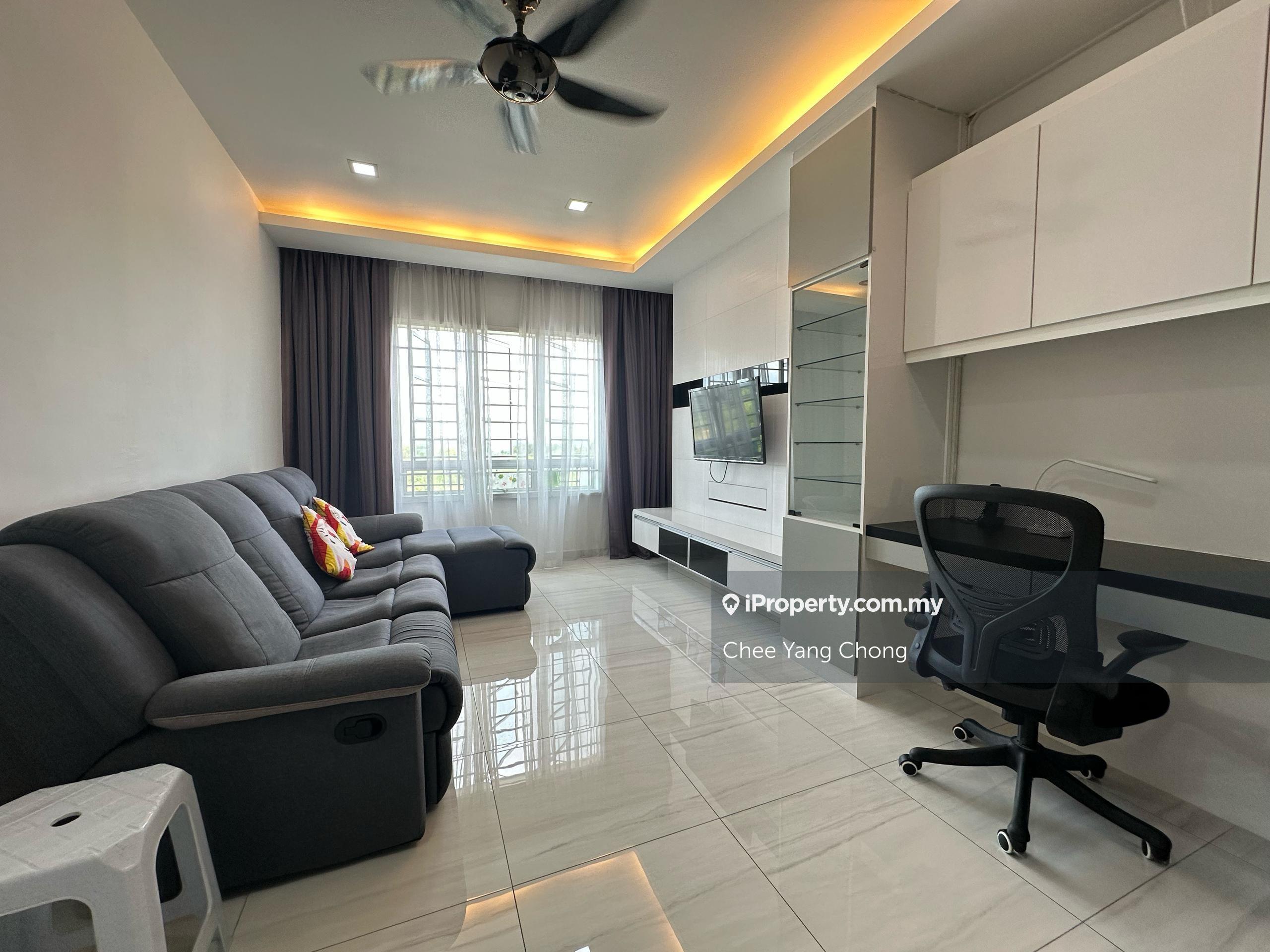 Modern renovation unit for rent at Idaman Senibong apartment