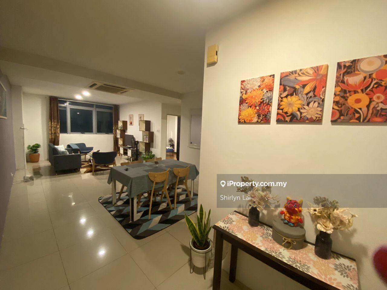 Nice condition fully furnished unit facing lalaport nice view for sale