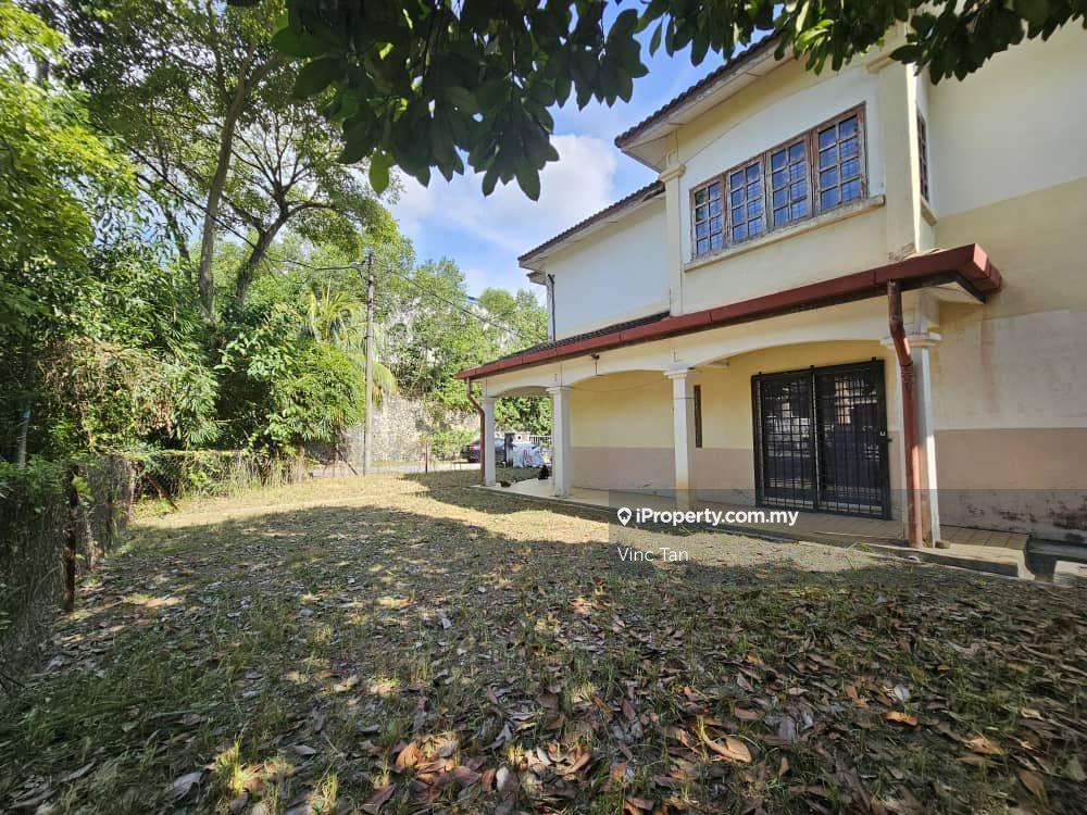 Freehold huge corner lot at Taman Cheng Perdana