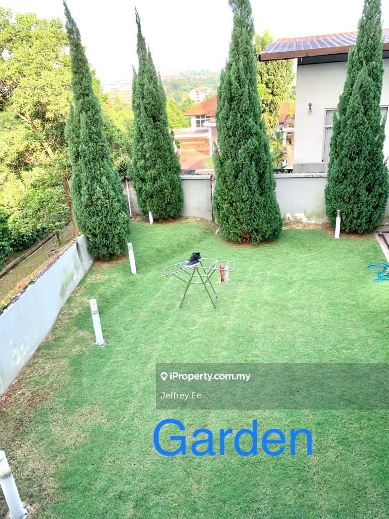 Corner Fully renovated Sierramas Bungalow