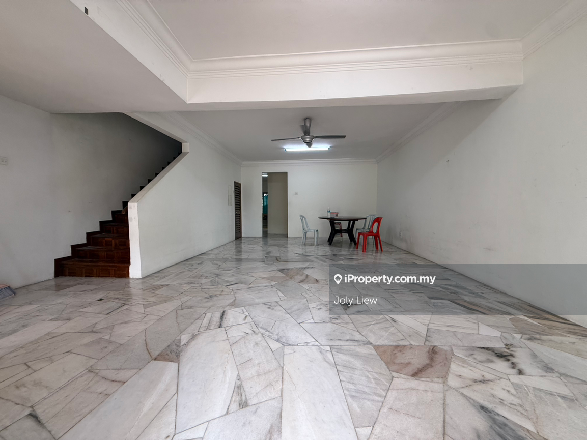 Unfurnished, near to school