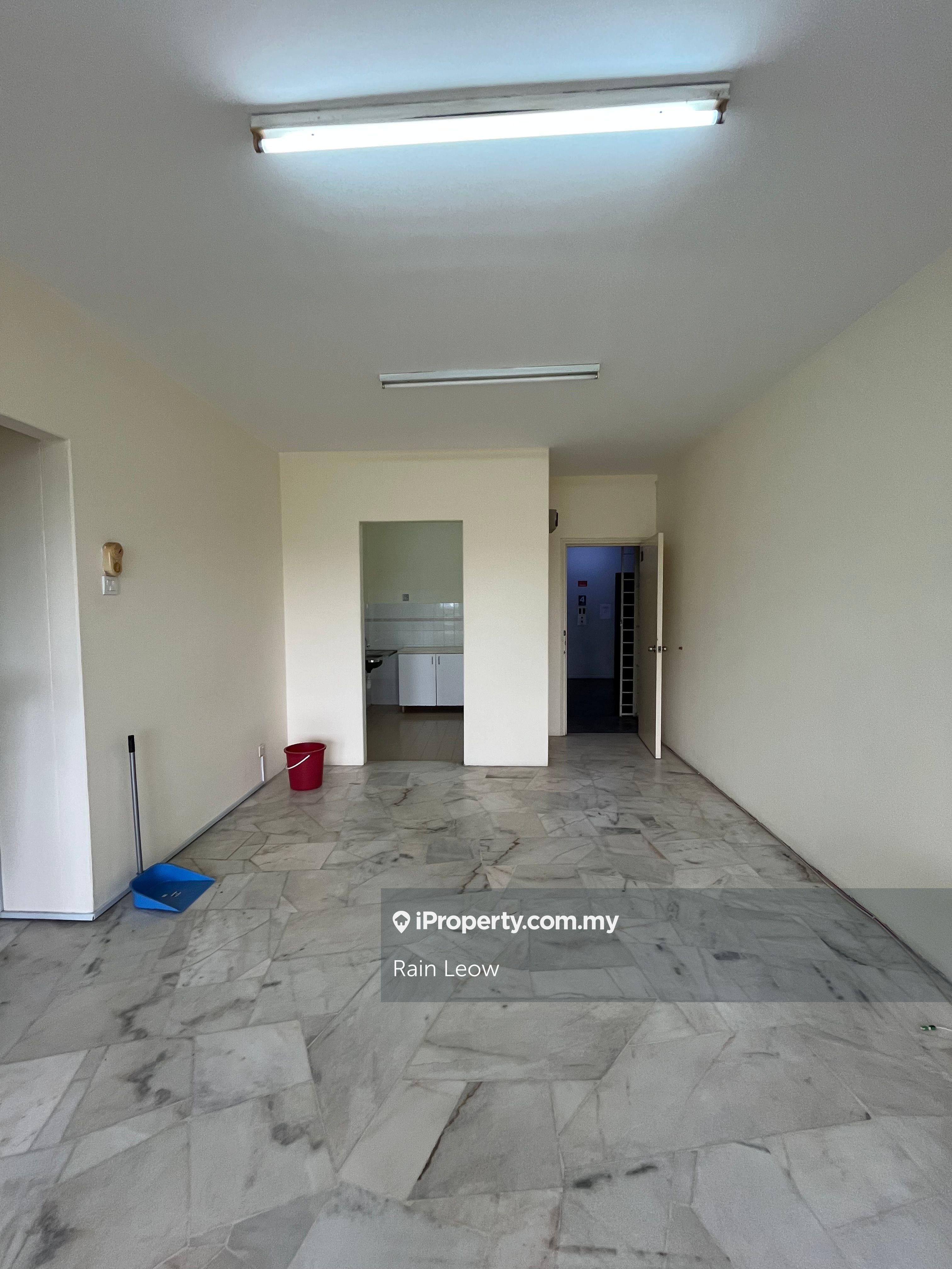 D Kiara Apartment At Taman Wawasan Puchong For Rent!