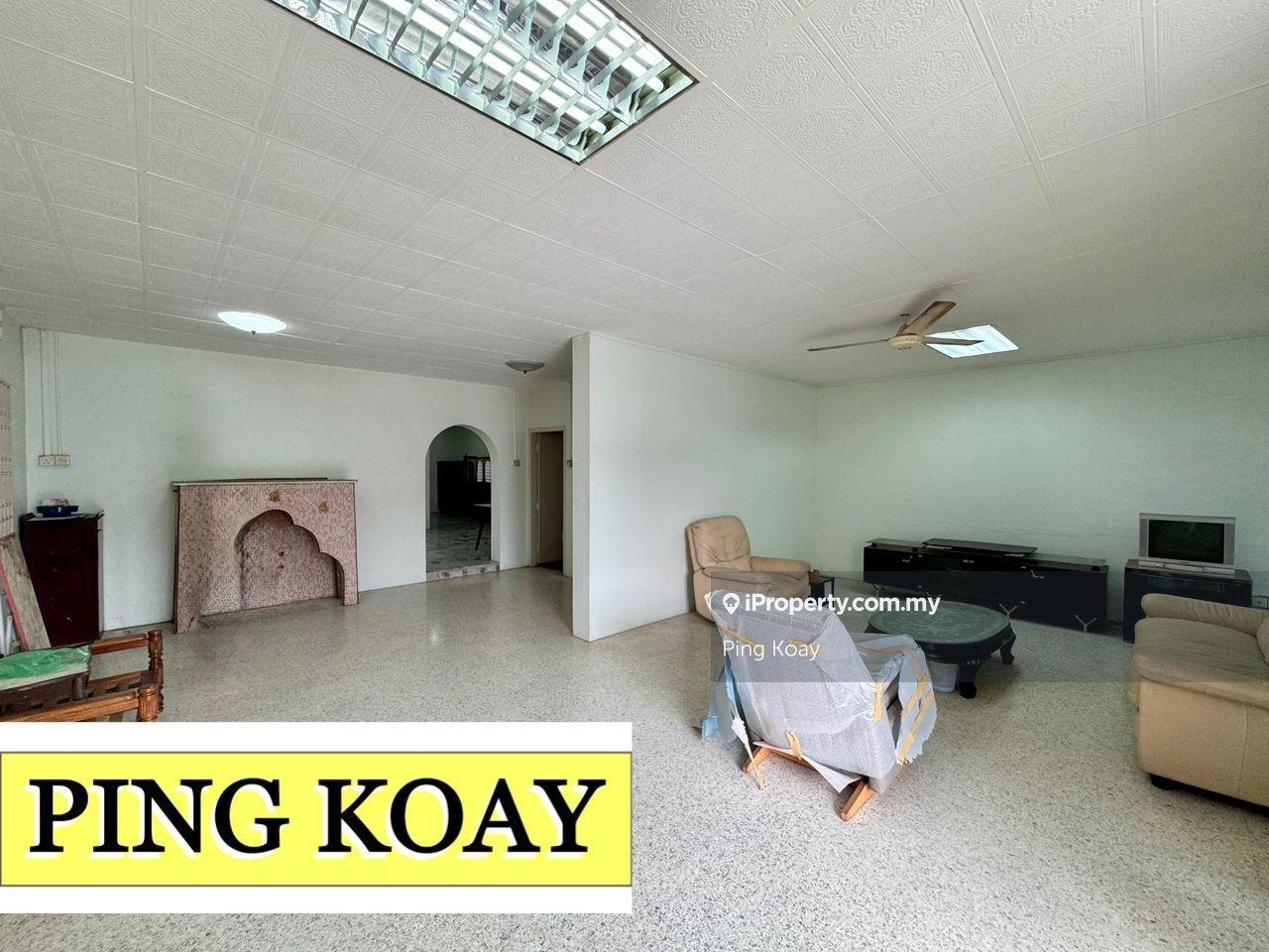 Commercial / Office Potential, Huge Car Porch