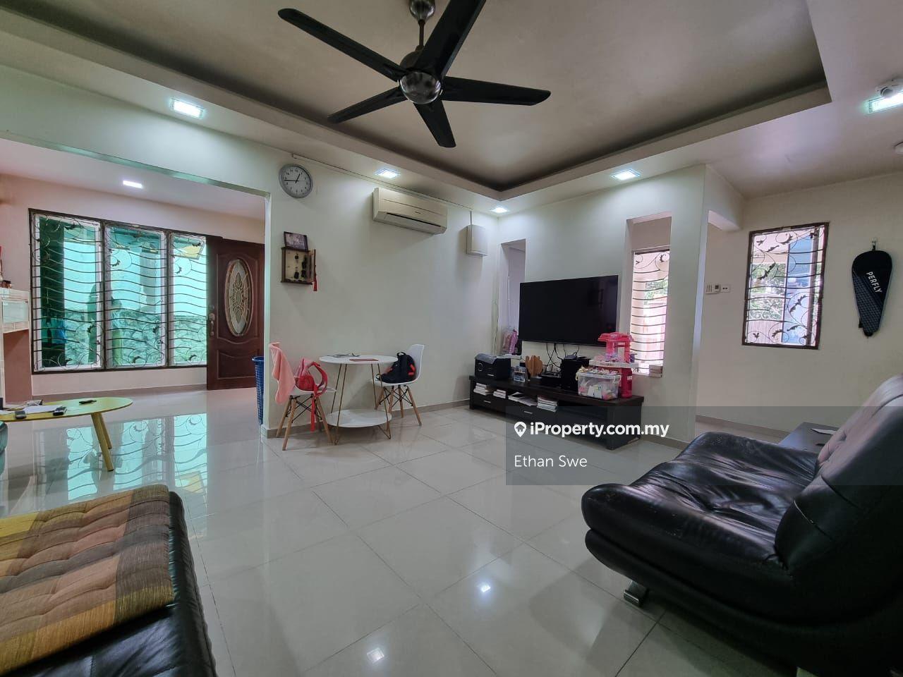 3 Storeys Corner Lot Landed Freehold, Fully Renovated Fully Furnished