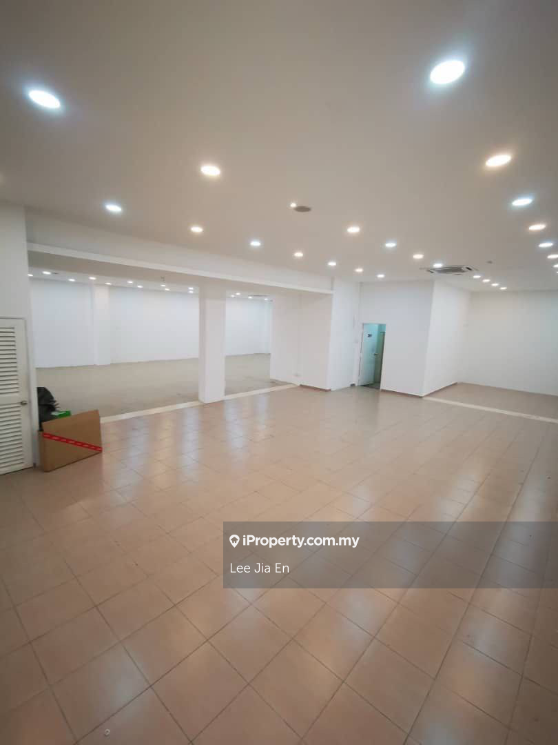 Molek three storey shoplot