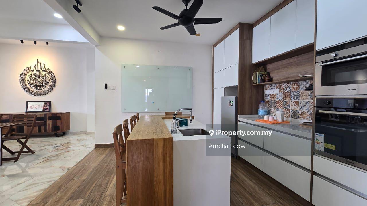 Fully Renovated unit, View to appreciate