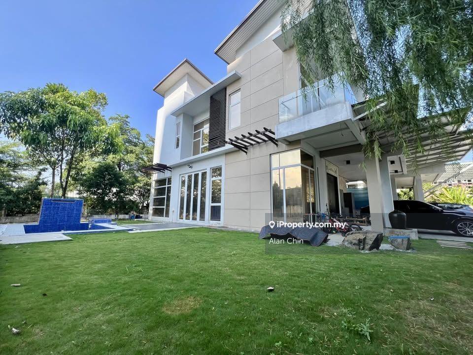 2 storey semi-d renovated corner lot 