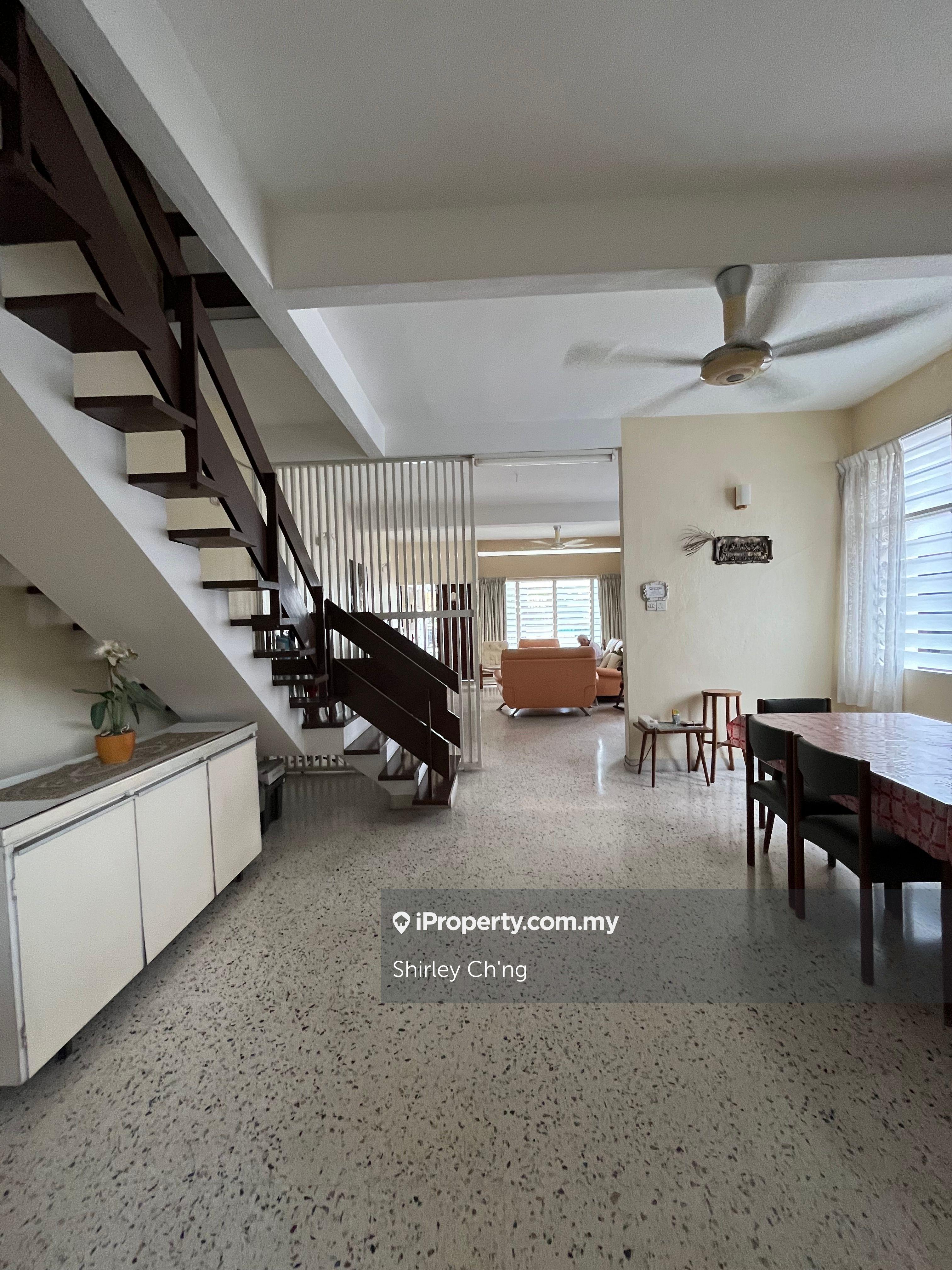Pulau Tikus 2sty Terrace Well Maintained!
