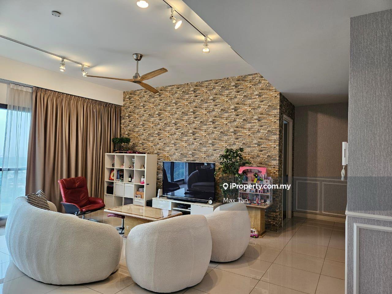 Fully Furnished Renovated Unit for Sell (Golf & Lake View)
