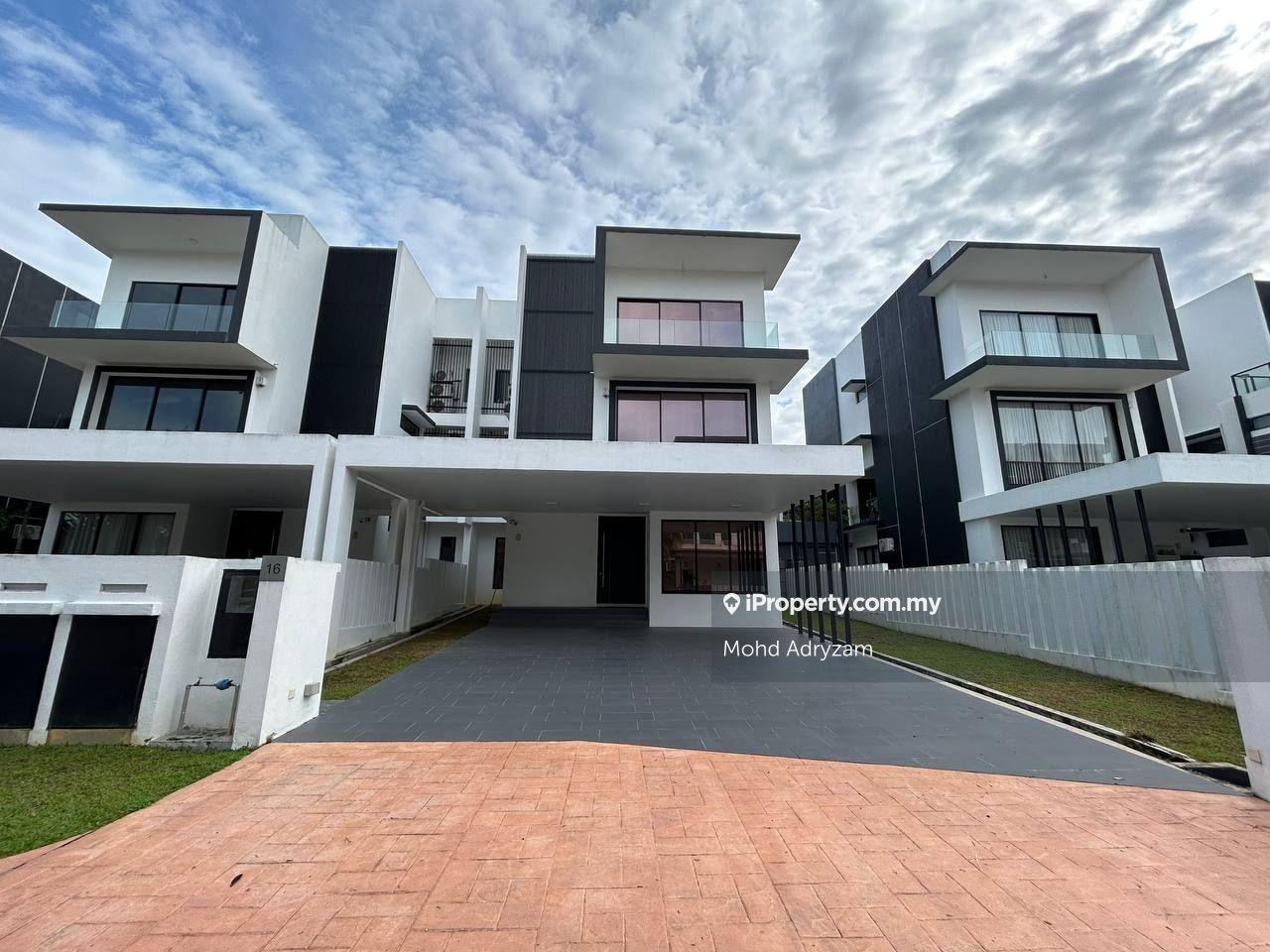 Semi D 3 Storey Jelutong Height Bukit Jelutong