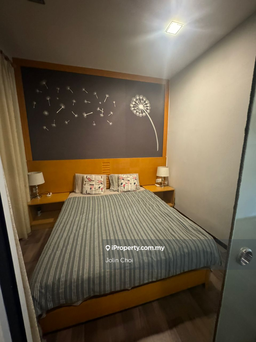 Aranda Nova Cameron studio for sale