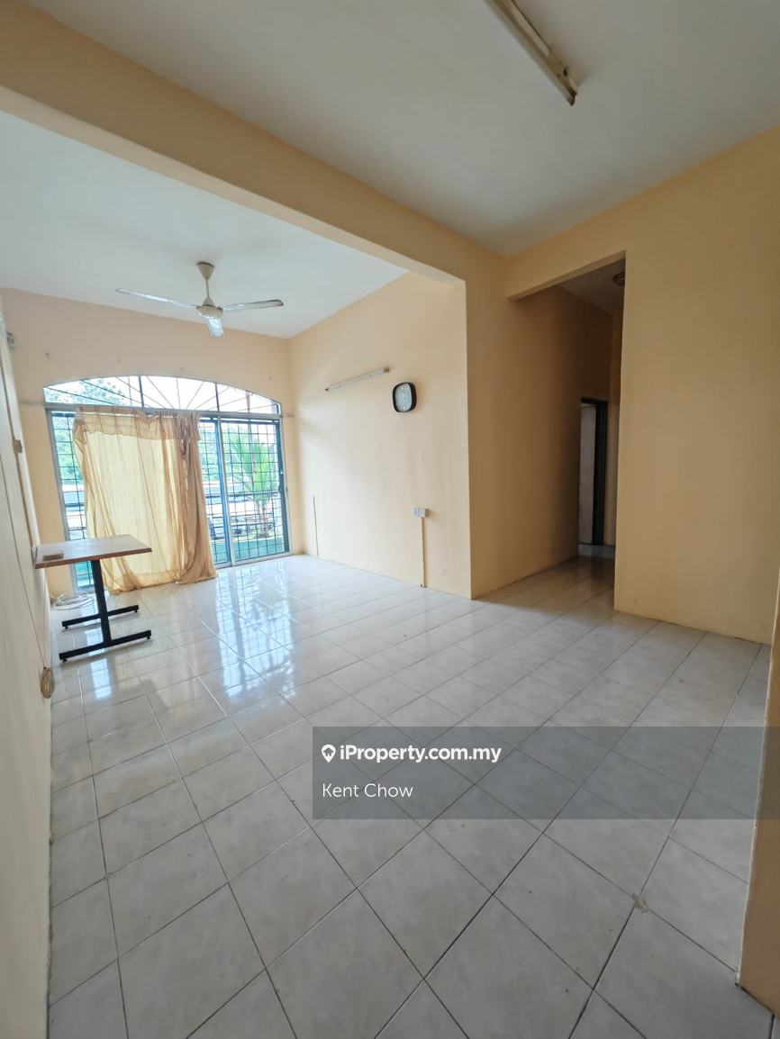 King Height Apartment @ Meru Impiana Move-in Ready Ground Floor Unit