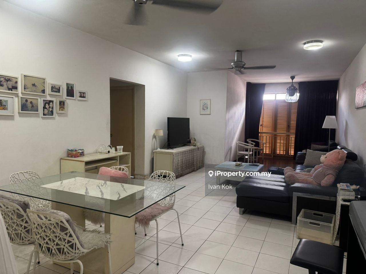 Value Buy Unit With 2 Carpark Lot