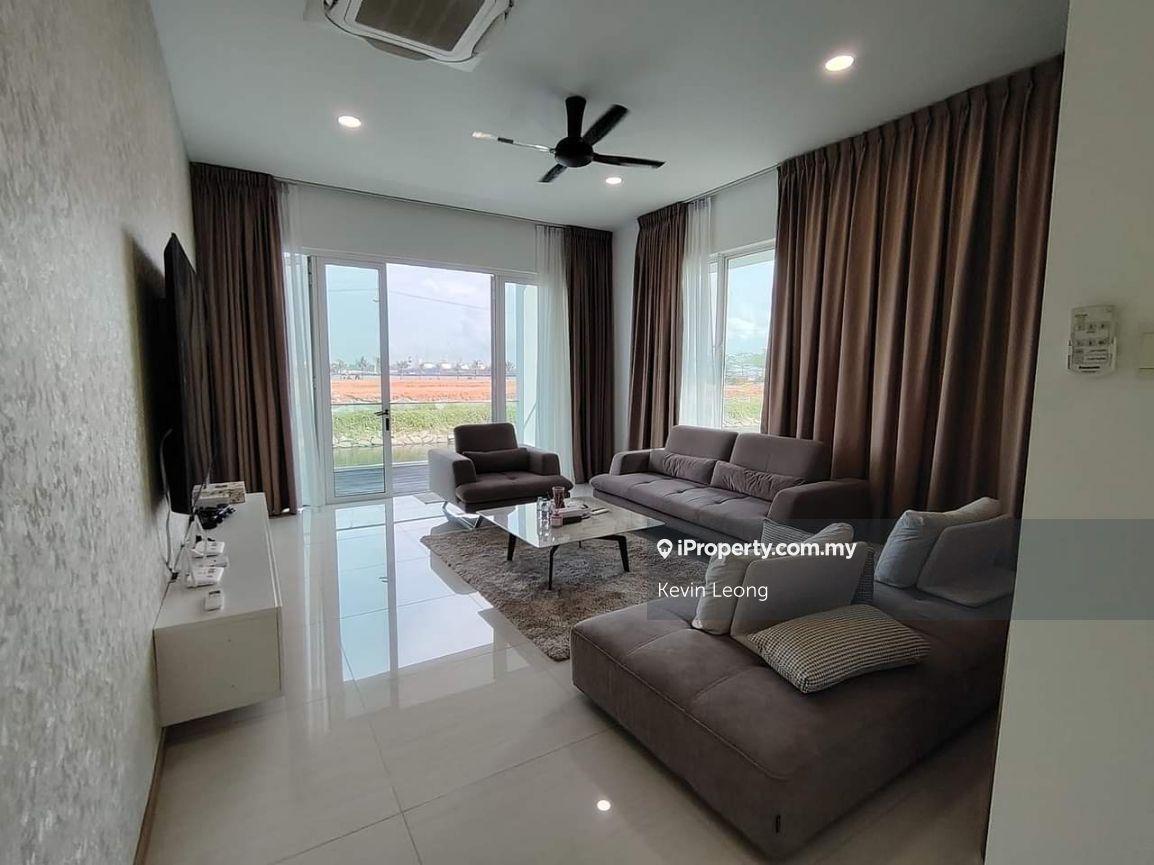 Senibong Cove Isola Villa