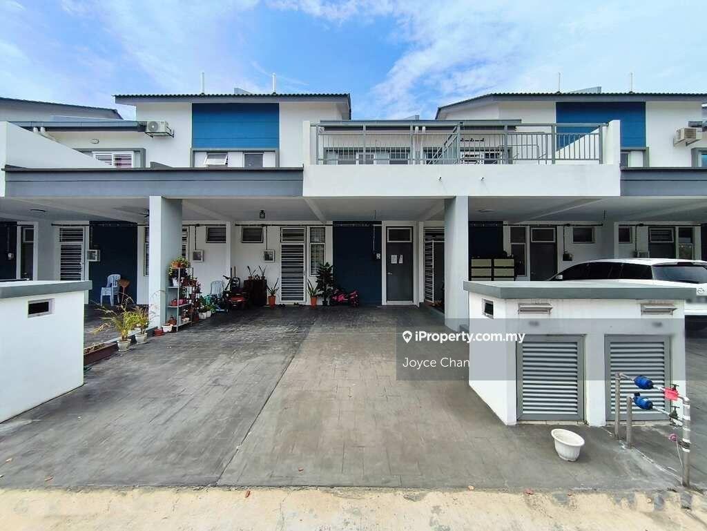 Town House - Kita Mekar, Dengkil, Selangor