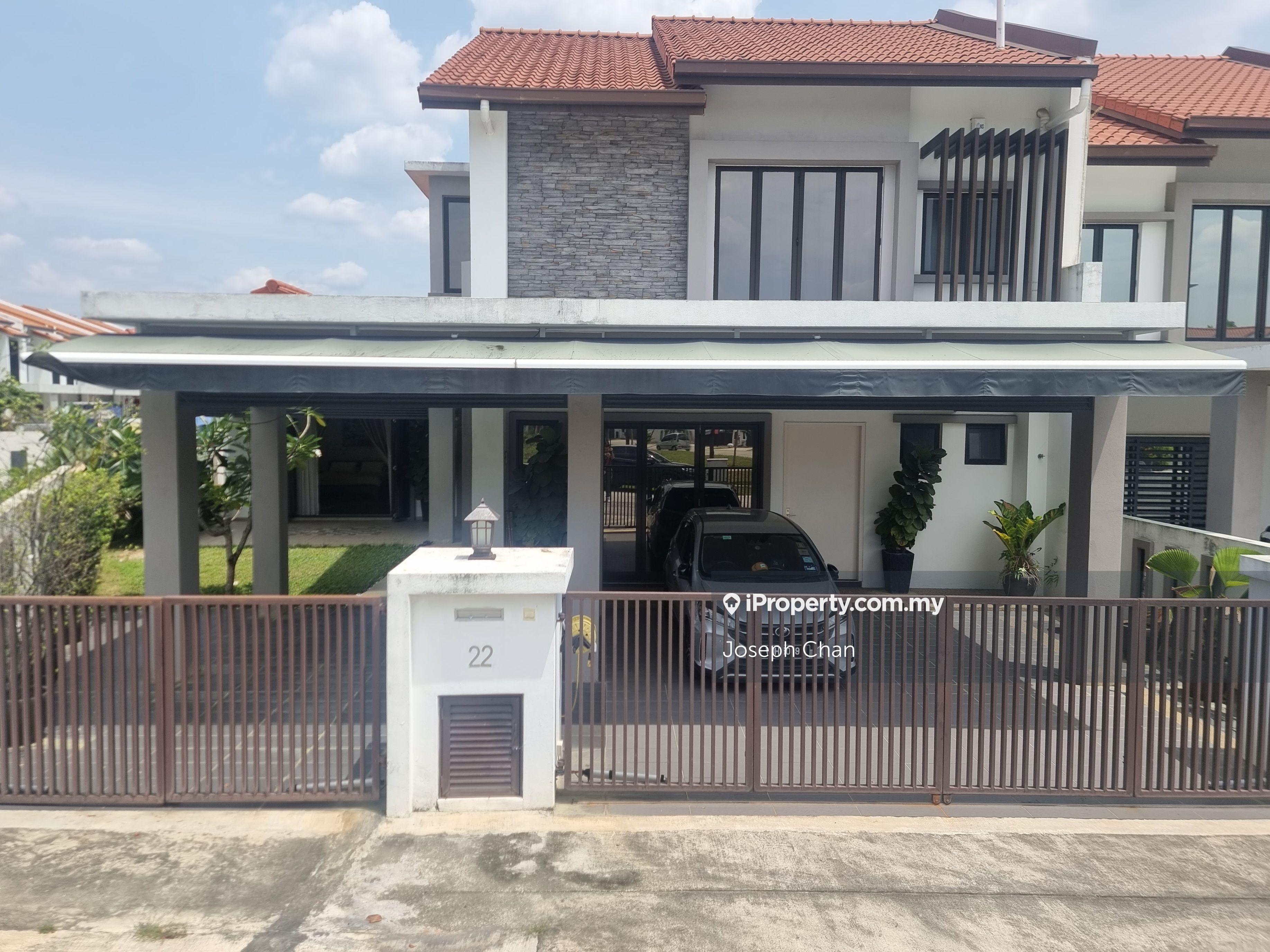 End Lot Alam Impian Fully Renovated and Extended Facing Playground