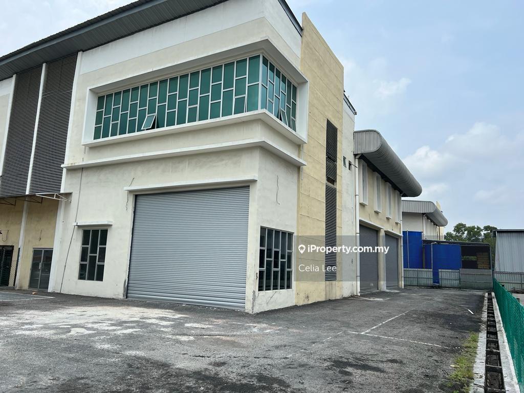 Freehold,L/A 16,813sf/b/u 11,900sf,good condition .