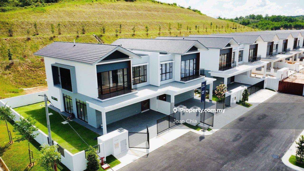 Mount Austin, Brand New 2 Storey Semi D 40 x 80