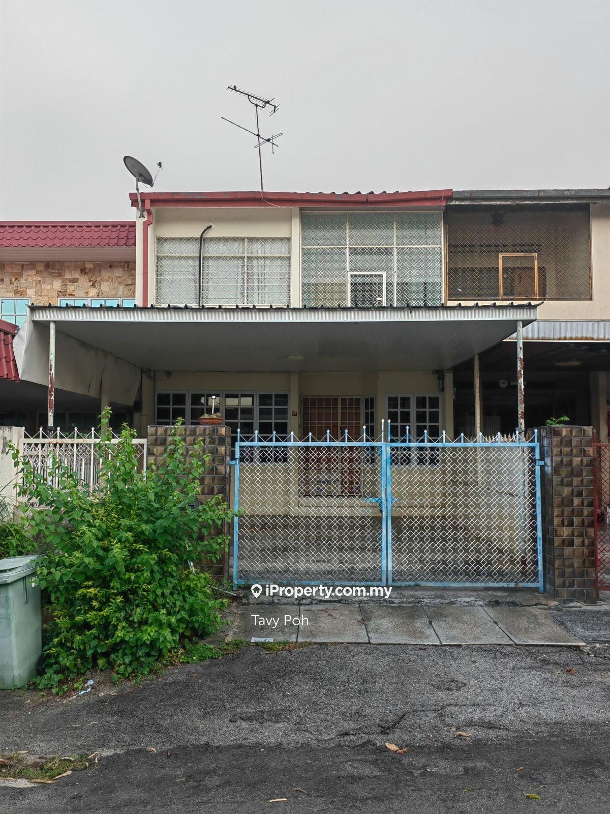 2 Storey Terrace at Island Glades Greenlane for sale