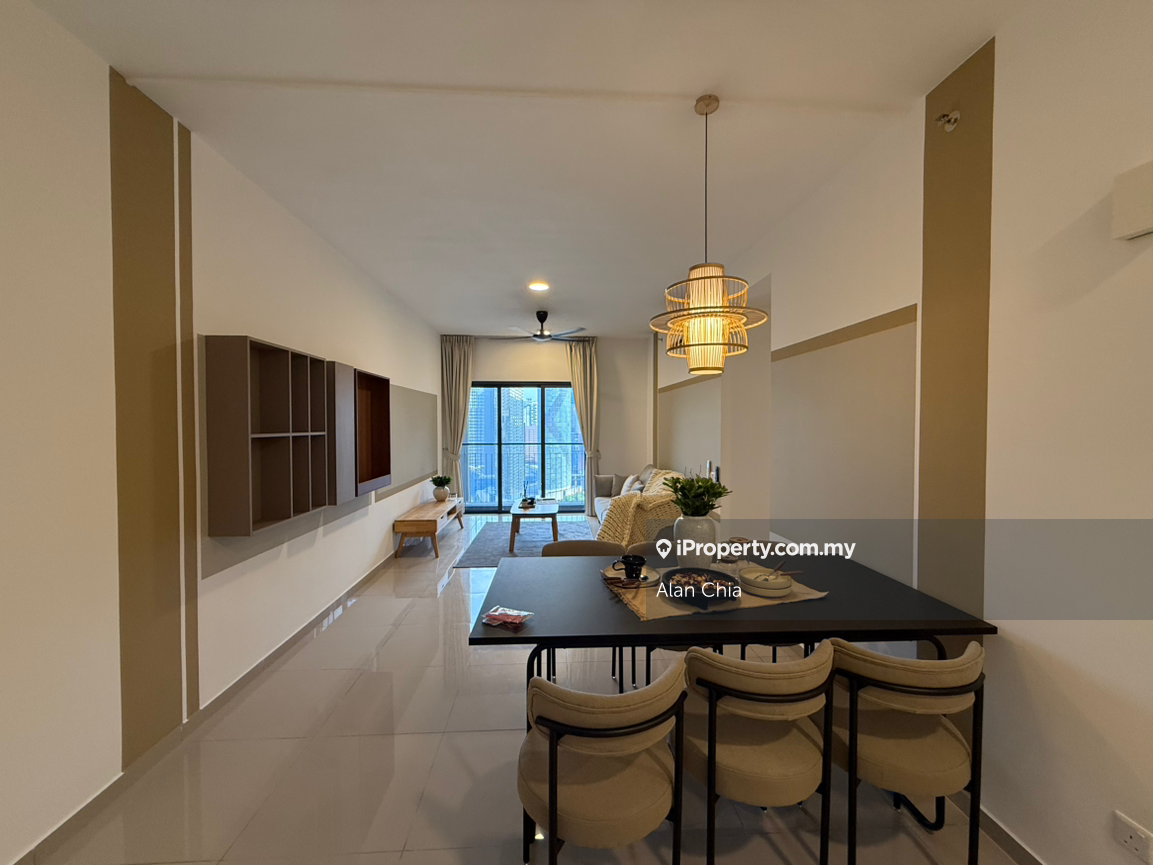 Brand new d quince 4 bedroom actual unit with partly furnish