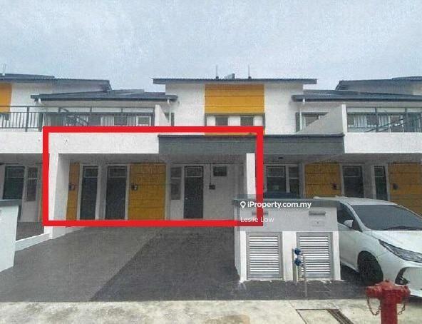 Bank Lelong townhouse tingkat bawah 