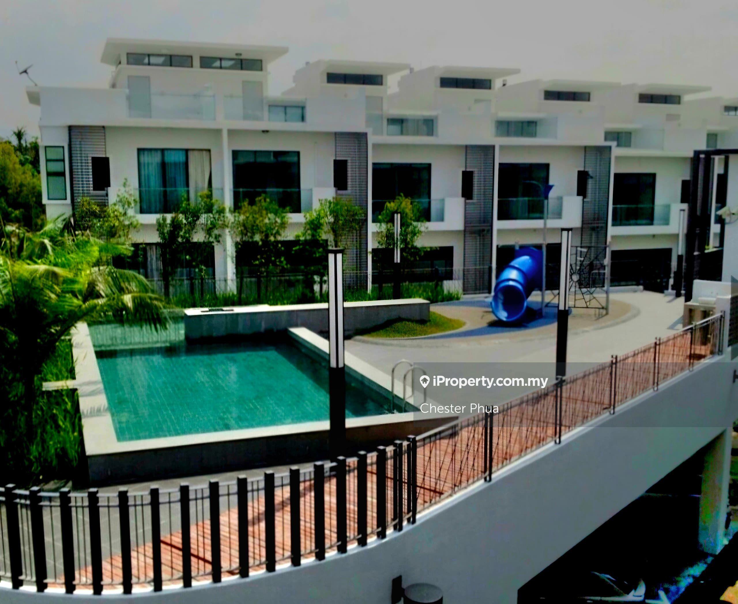 Kayu ara 3.5 townhouse for rent