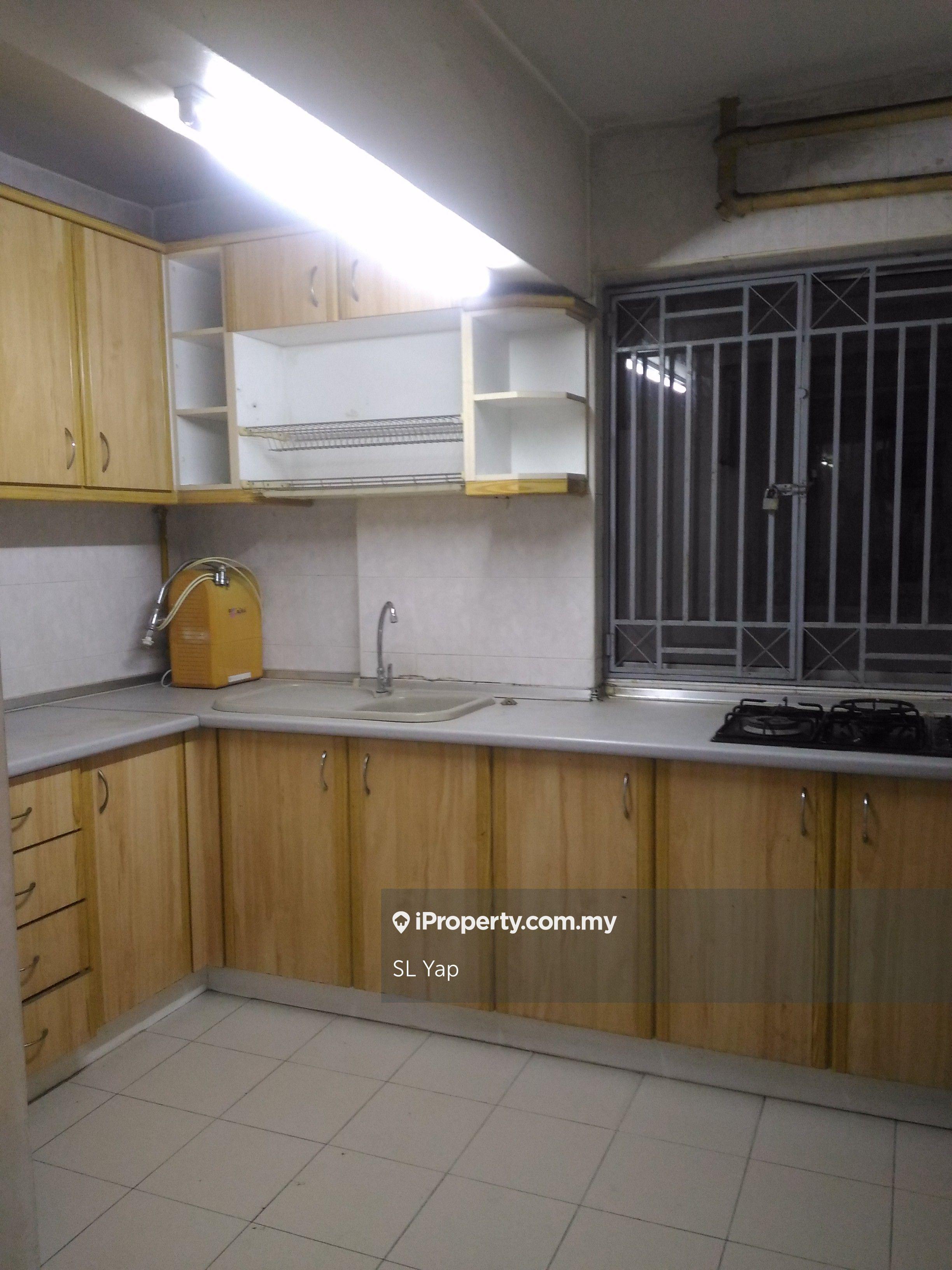 Pangsaria Apartment Desa Petaling For Sale