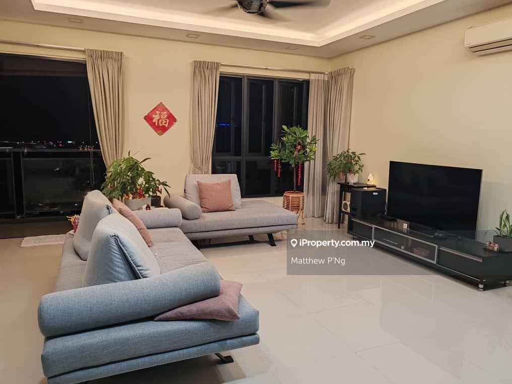 Raffle Tower Condo - Fully Renovated - 1600' - 2 Car Parks - Gelugor