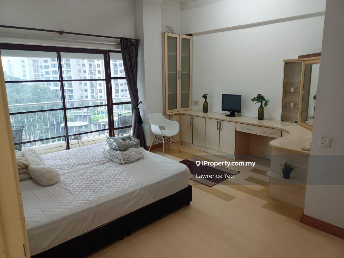 Large corner unit facing Hartamas Regency 2 & KLCC 