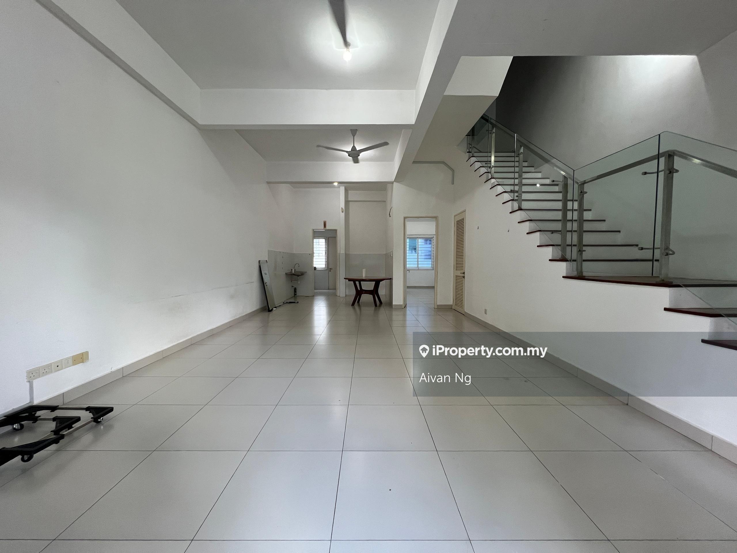 2.5 Storey Terrace Basic Unit with Facing Playground Gated Guarded
