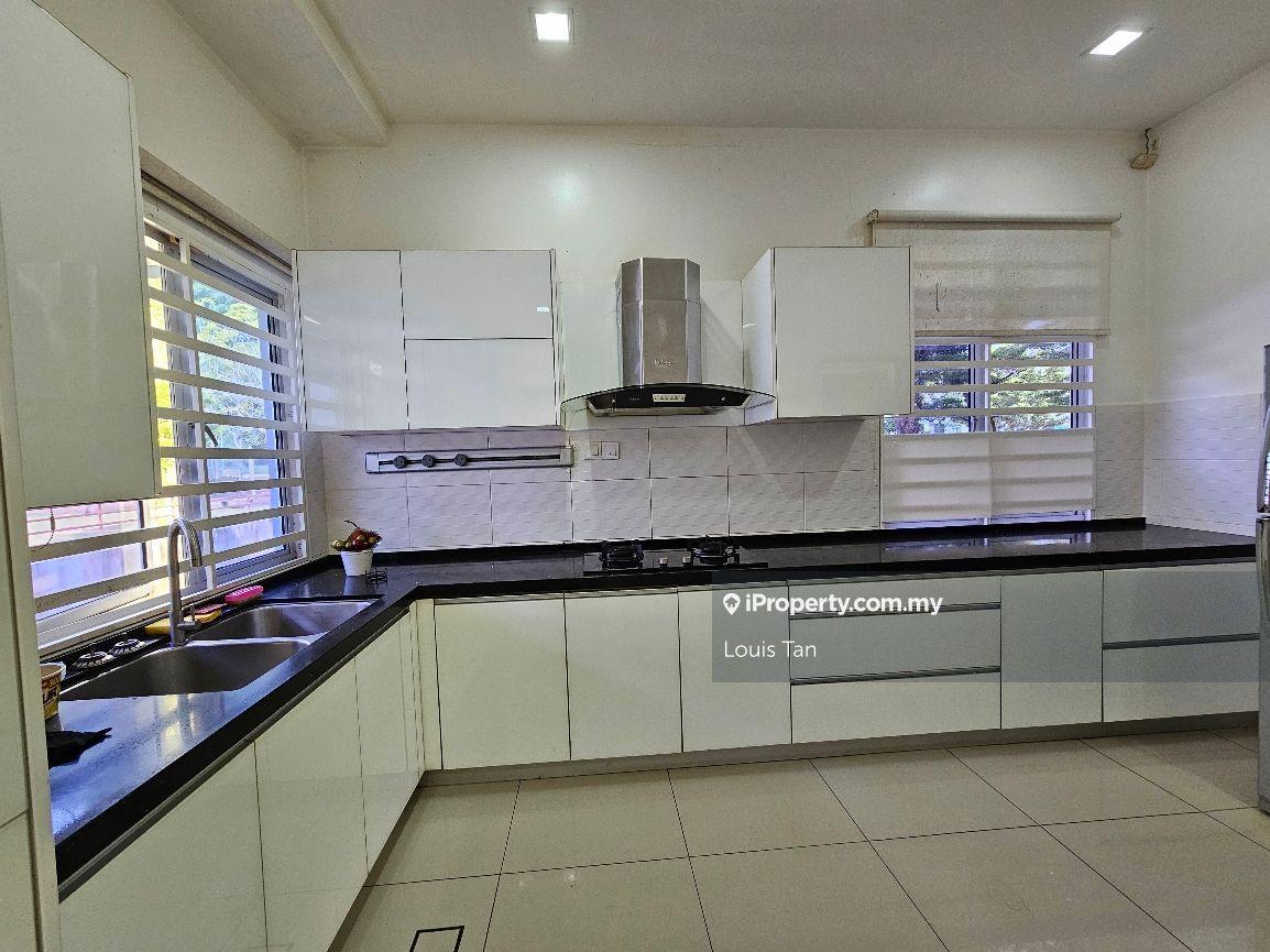 Corner Unit With Garden