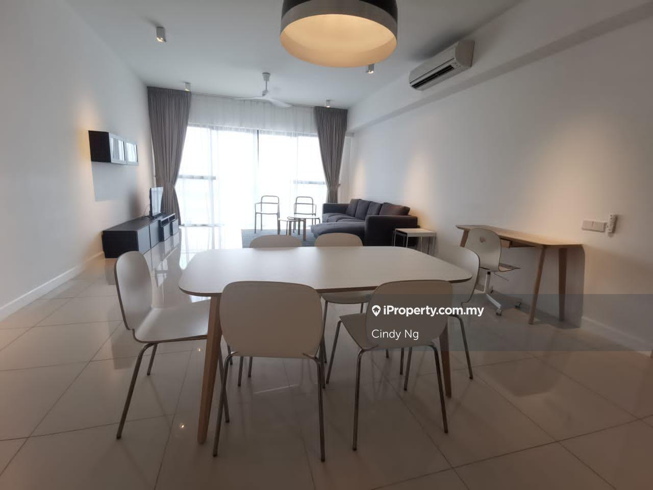Great layout, convenient, near amenities, excellent for family stay