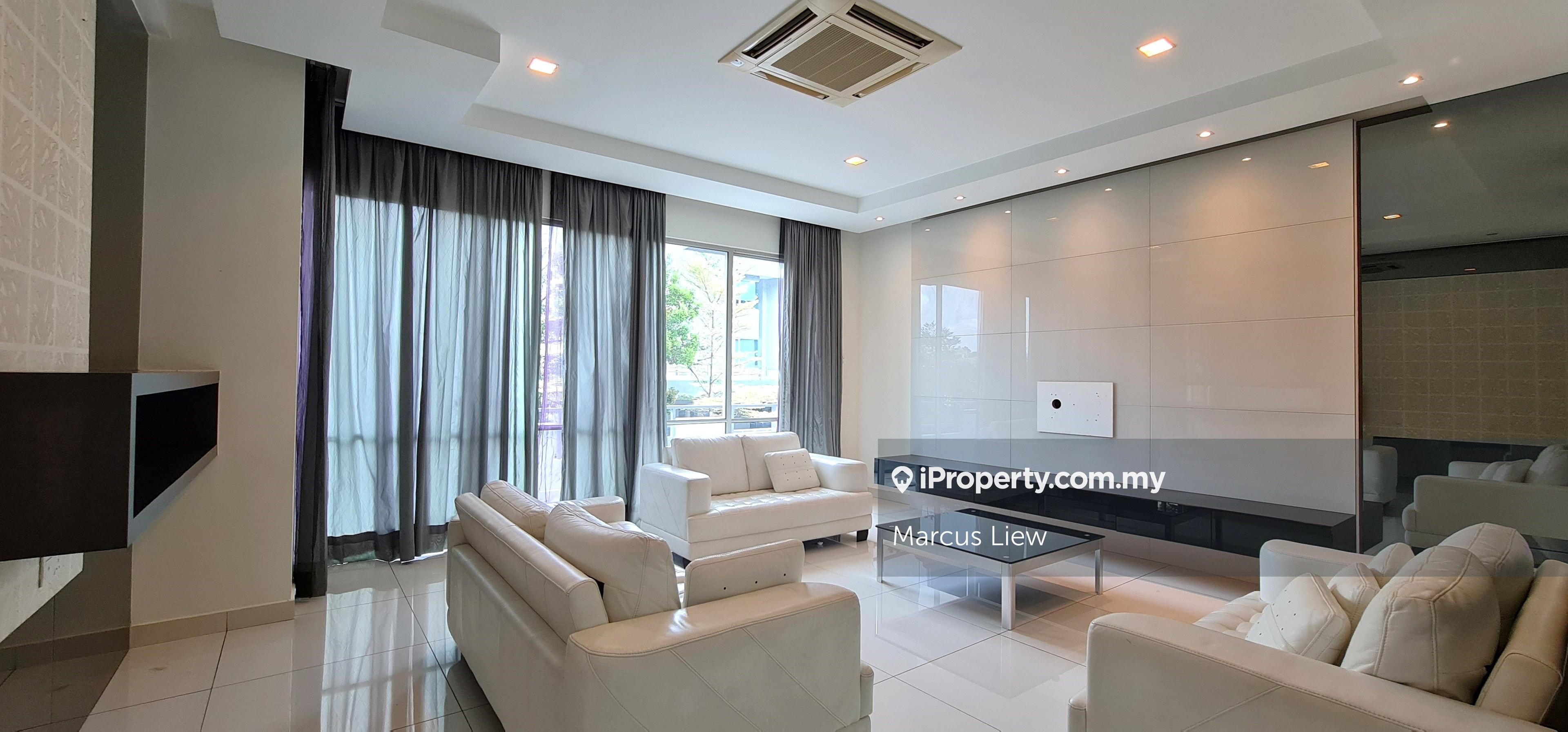 2.5sty Bungalow with Swimming Pool Gated n Guarded