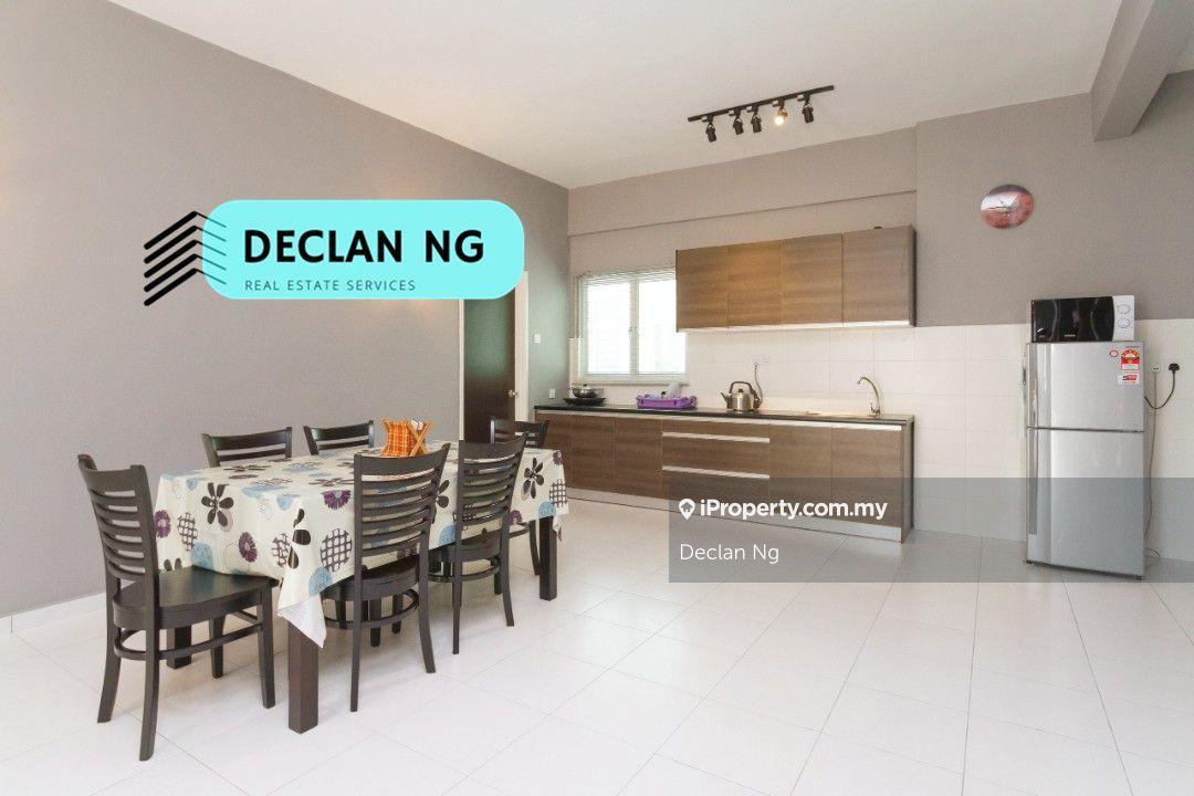 Fully Furnished, Tastefully renovated, 1450sf unit