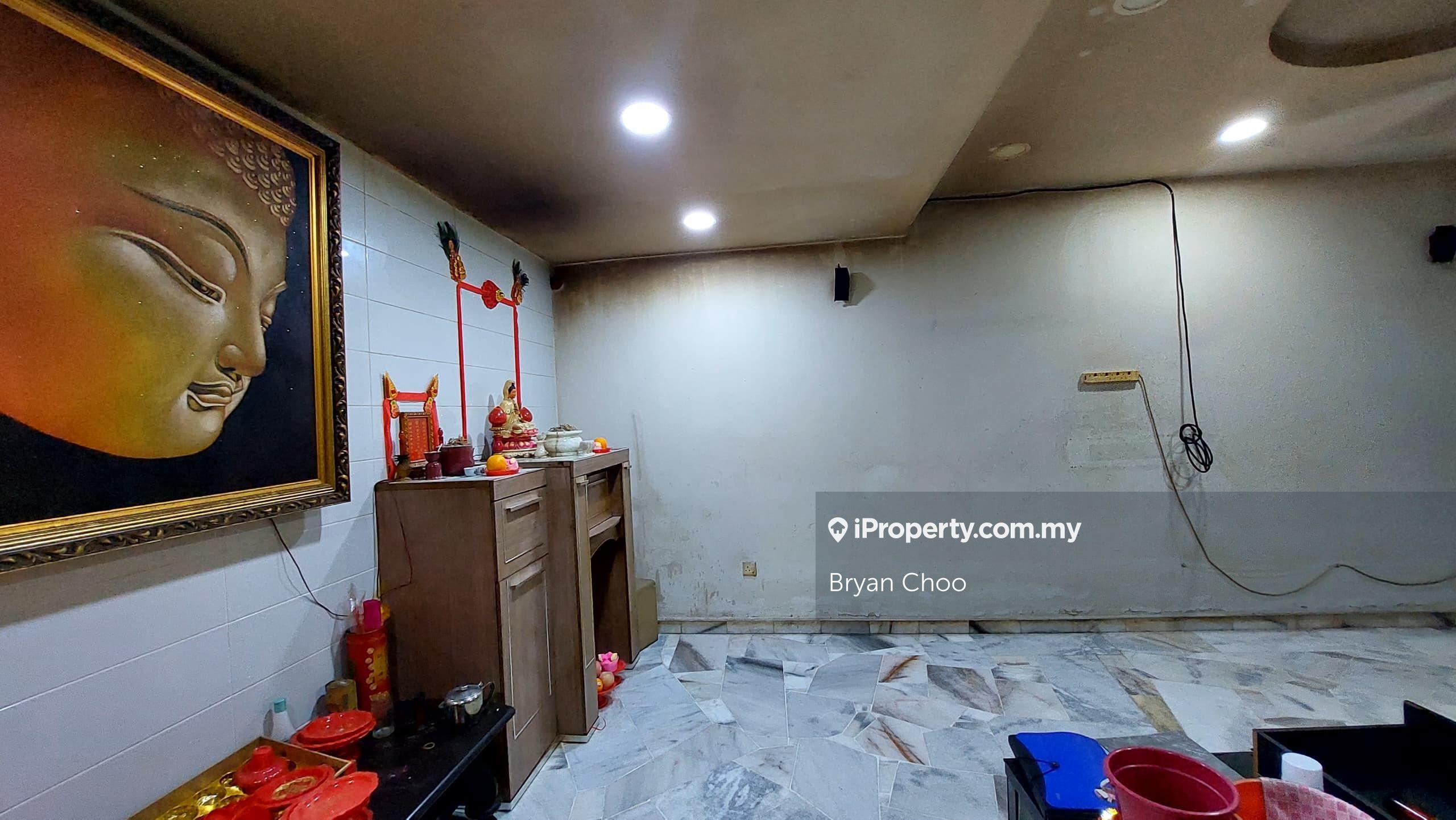 Must View ! Reno 20x70 Fully Extend 1st Flr, 2 Sty House Puchong Intan
