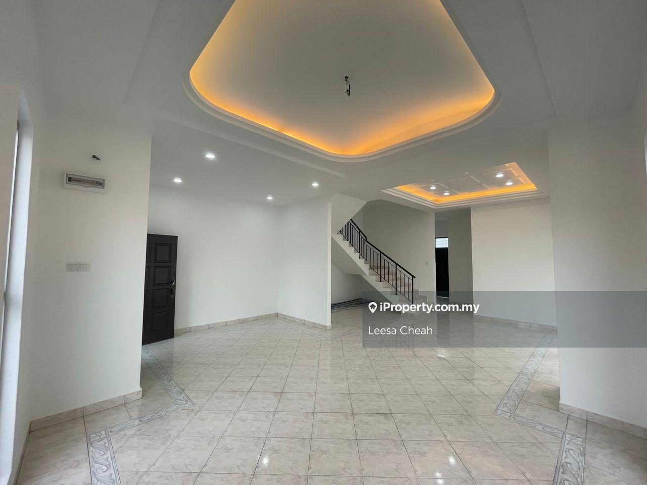 Newly Renovated Semi D