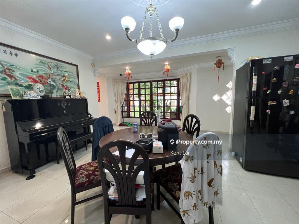Big Land Corner 2 sty House Taman Wawasan Puchong for Sale :