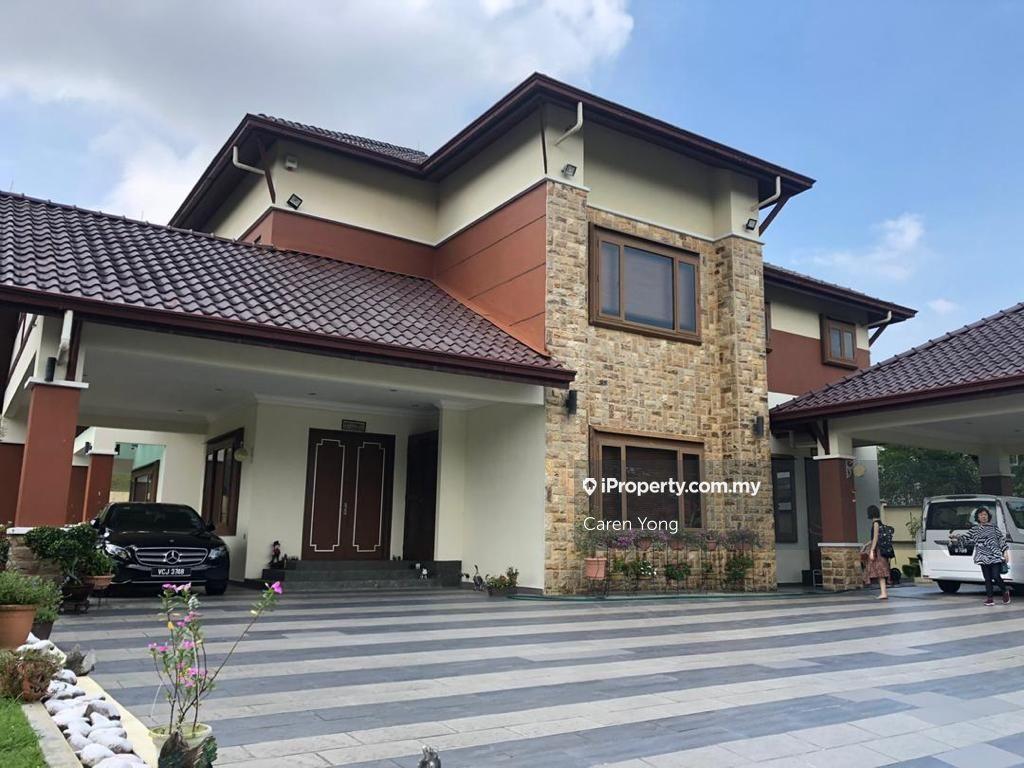 Jalan Rimba Riang seksyen 9. Huge Land bunglow for sale.