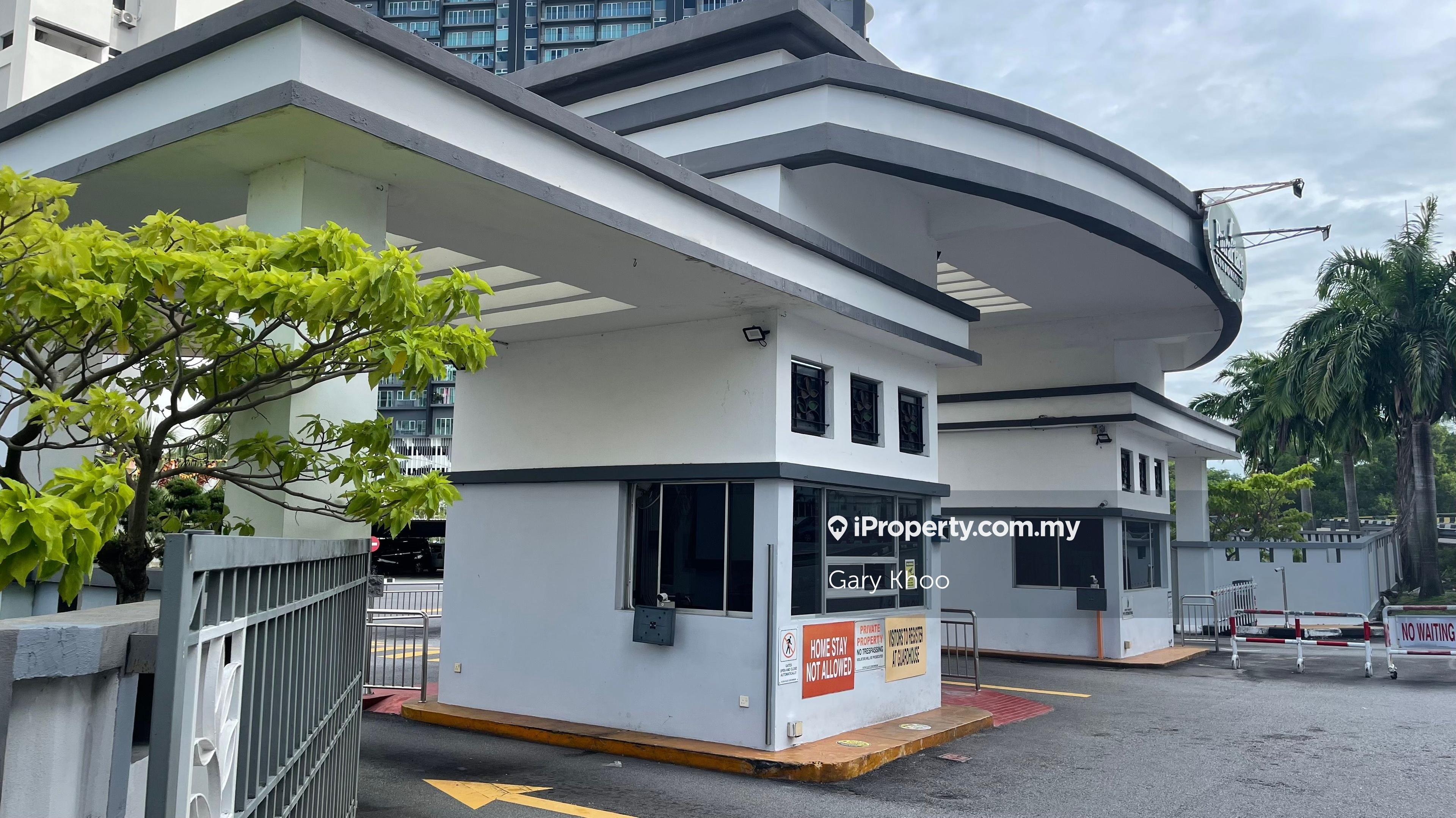 Putra Place Partially Furnished Duplex Unit Near Queensbay Mall & USM