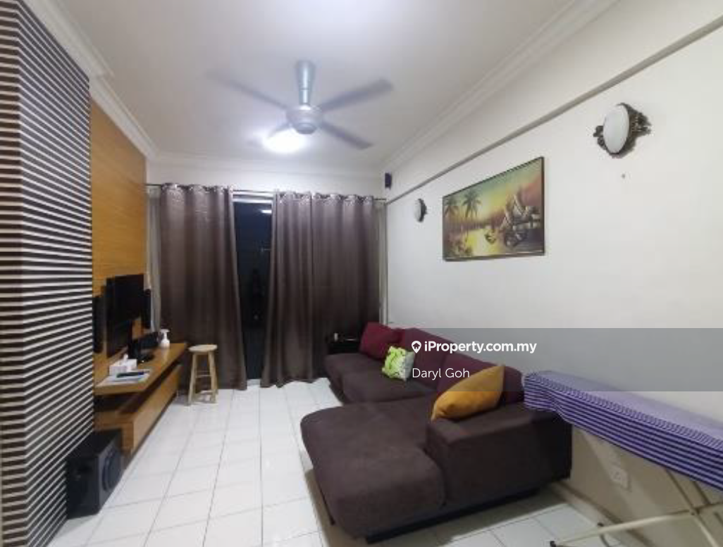 Near Queensbay Mall, USM & FTZ, easy access to Penang Bridge