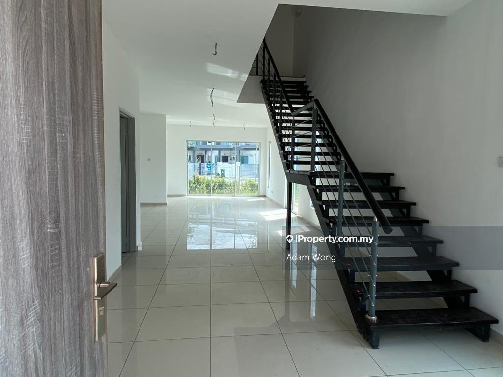 Corner Lot Big Land 2.5 Sty Terrace Gated Guarded Bandar Seri Astana
