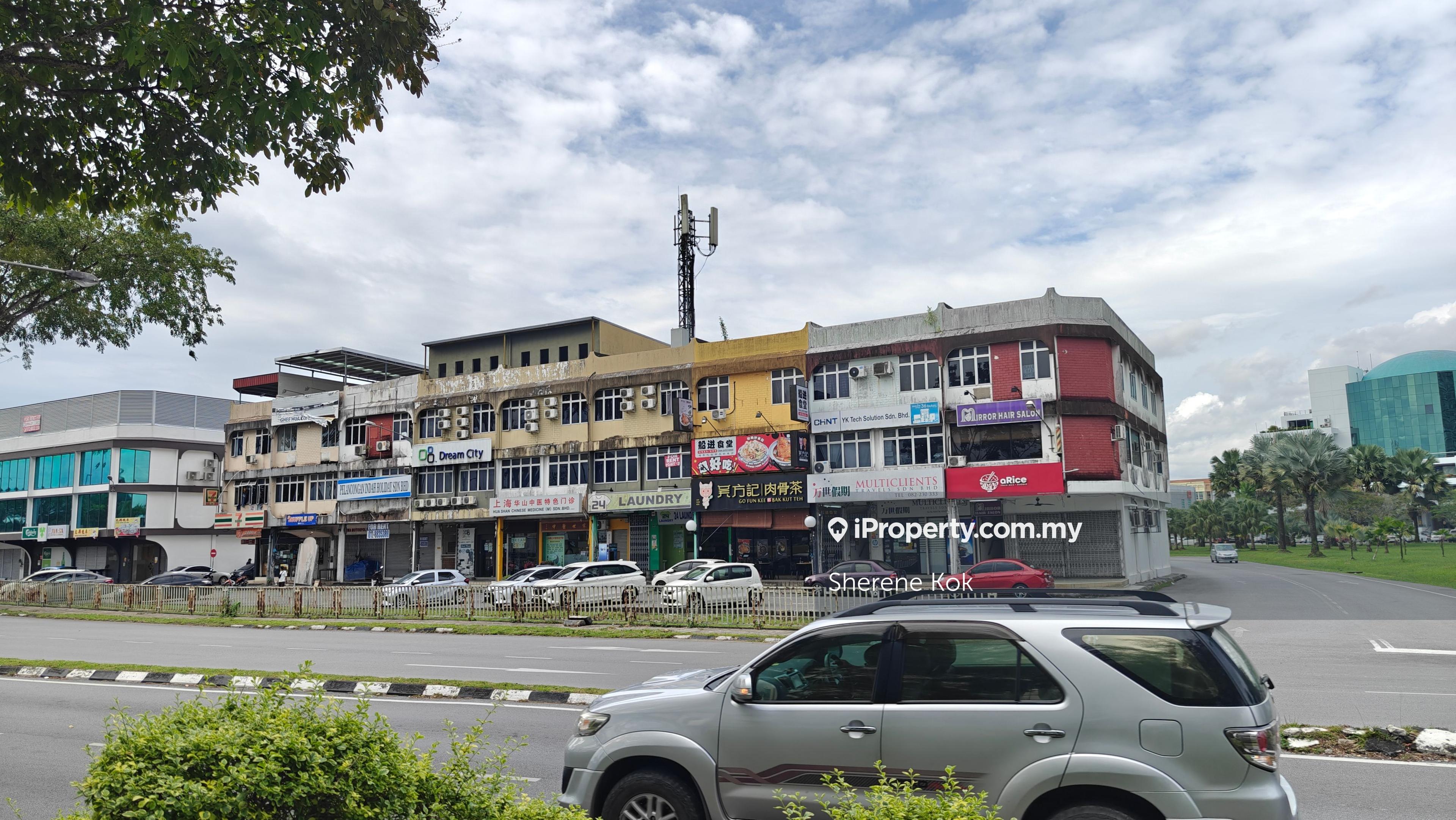 3 Storey Shop Corner @ Padungan Jalan Datuk Abang Abdul Rahim