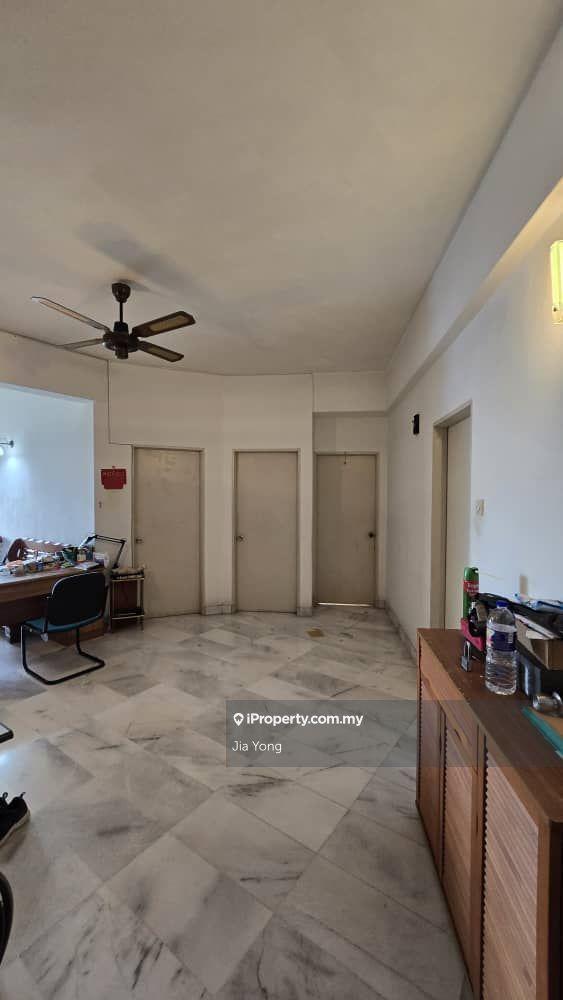 Kondo berjaya 1640sf low density pulau tikus