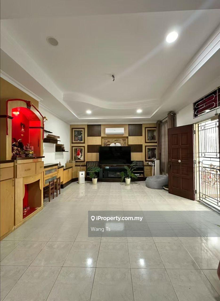 2 Storey Semi D.Fully Renovation. Bakar Arang.