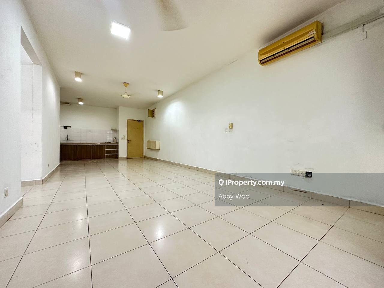 Seri Baiduri Setia alam ( 3 rooms 2 bath 2 parking ) clean nice unit
