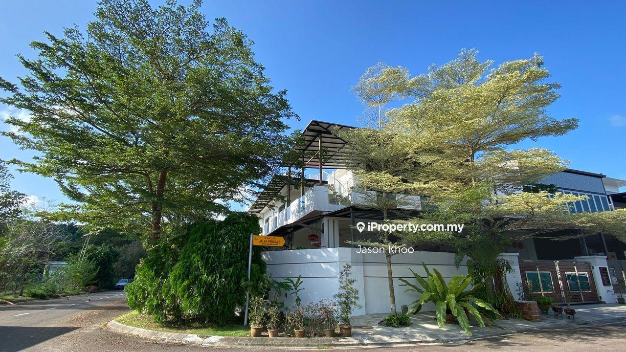 Pulai Hijauan / Cluster / Fully Reno / Fully Extend / Corner lot /Rare