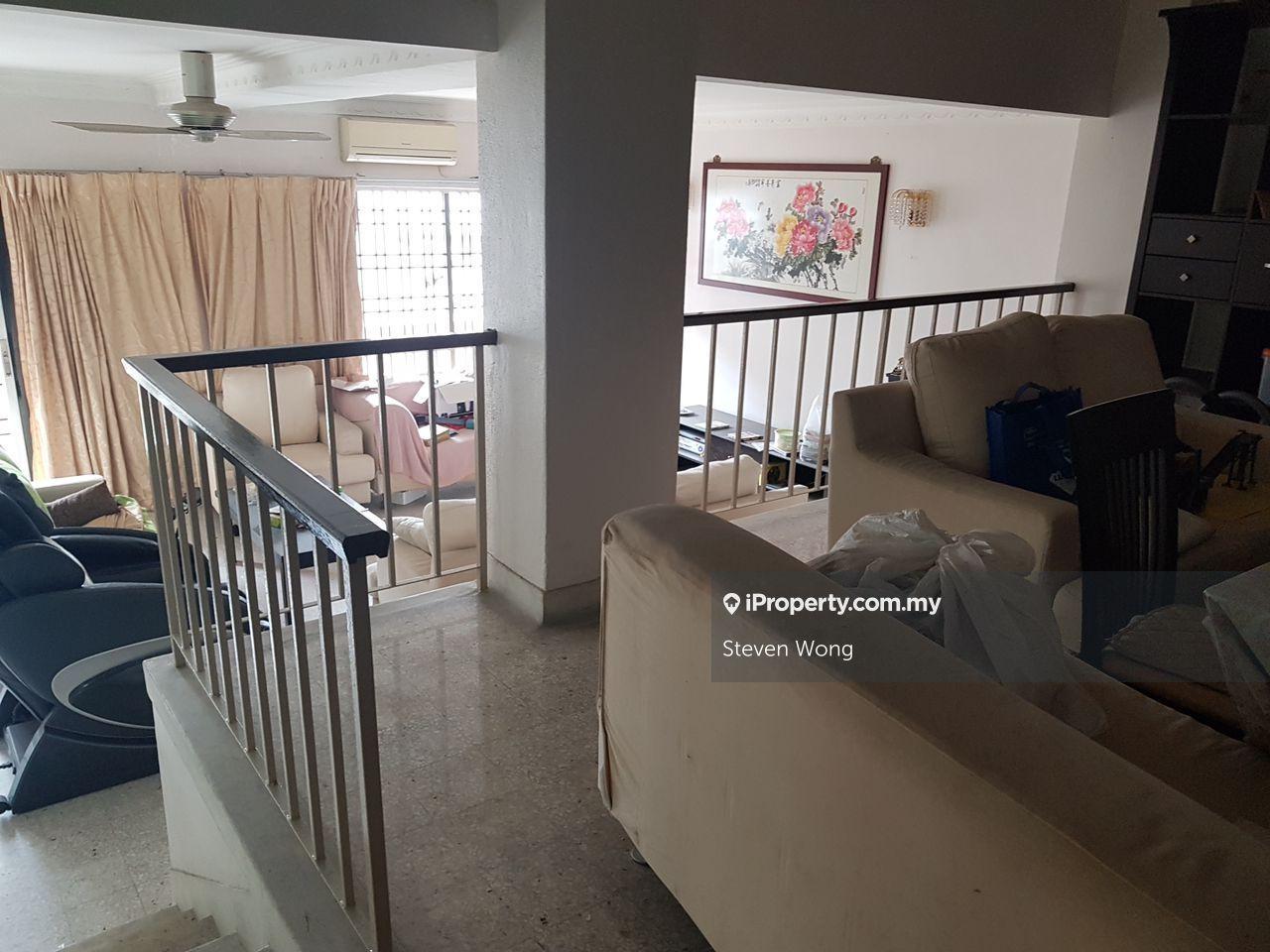 Terrace house for Sale